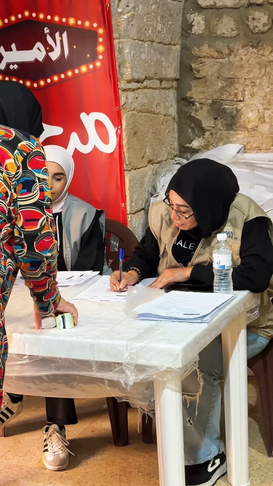 "جمعية إنسان الغد" و"مؤسسة مرجان الخيرية" تنظمان عيادة نقّالة في سينما أمبير لإيصال الرعاية الصحية إلى من يحتاجها