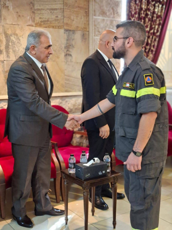 السفير الاسعد يعزي العميد خريش بوفاة والده