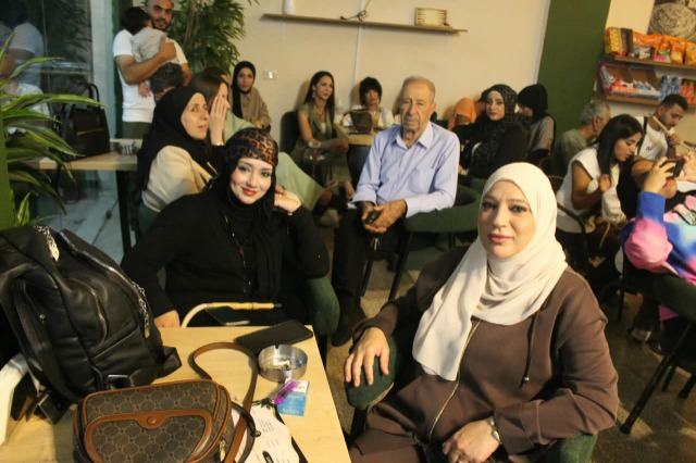 أمسية شعرية تضئ سماء صيدا في BREAK CAFE