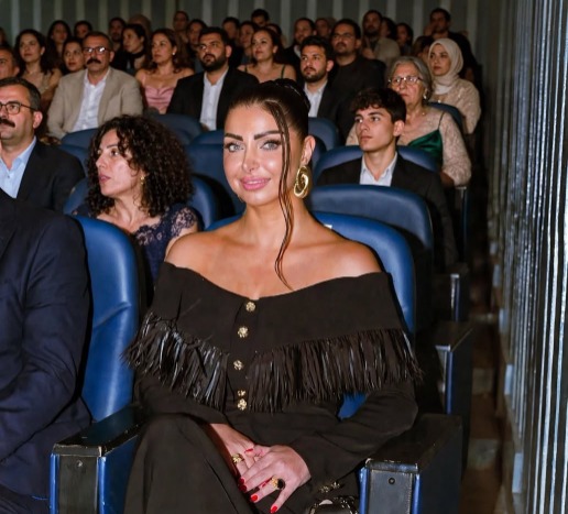 كلوديا حنا تخطف الأنظار في مهرجان بردية السينمائي.. إطلالة أنيقة وترحاب لافت بعضويتها بلجنة التحكيم
