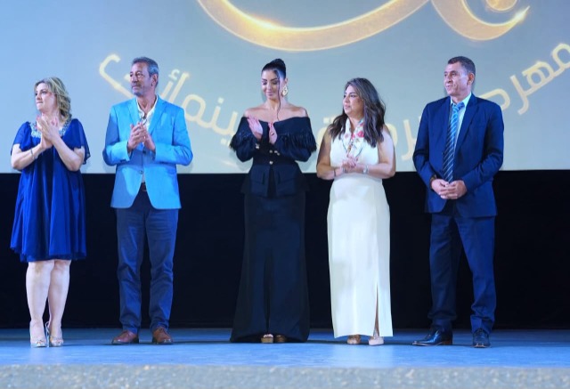 كلوديا حنا تخطف الأنظار في مهرجان بردية السينمائي.. إطلالة أنيقة وترحاب لافت بعضويتها بلجنة التحكيم