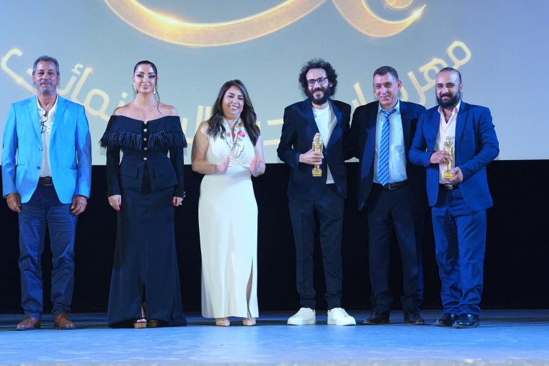 كلوديا حنا تخطف الأنظار في مهرجان بردية السينمائي.. إطلالة أنيقة وترحاب لافت بعضويتها بلجنة التحكيم