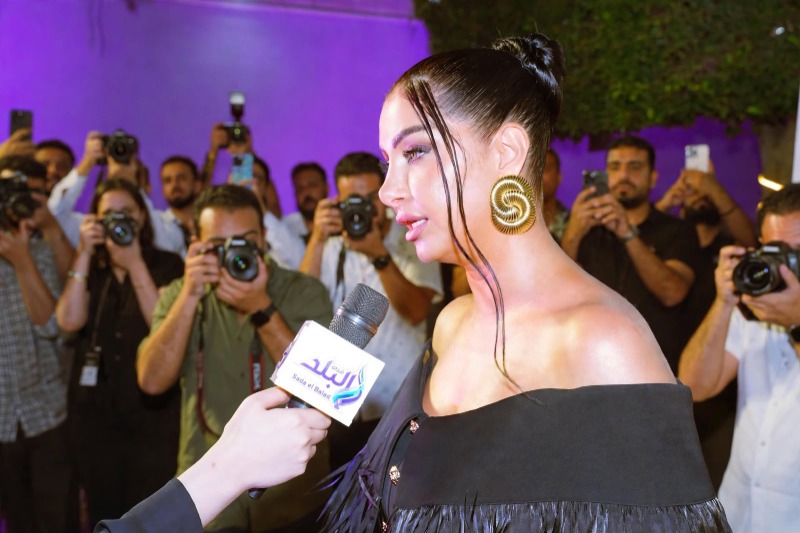 كلوديا حنا تخطف الأنظار في مهرجان بردية السينمائي.. إطلالة أنيقة وترحاب لافت بعضويتها بلجنة التحكيم