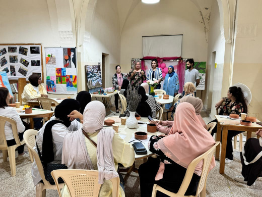 "صبحية فنجان قهوة ورسم على الفخار" في "مركز مدى المجتمعي" للتوعية بسرطان الثدي وسُبُل الوقاية