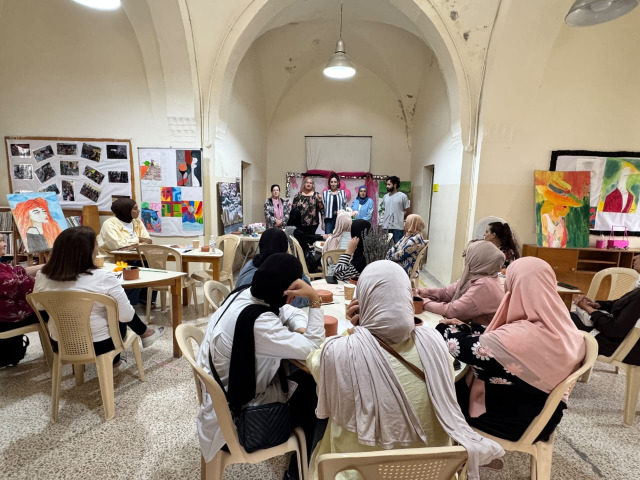 "صبحية فنجان قهوة ورسم على الفخار" في "مركز مدى المجتمعي" للتوعية بسرطان الثدي وسُبُل الوقاية