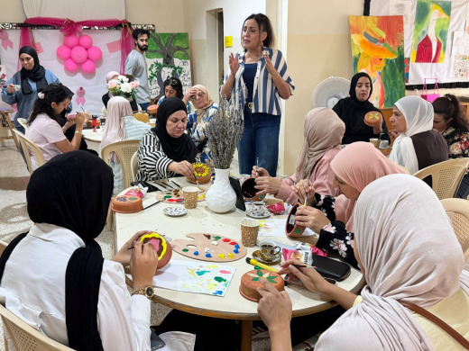 "صبحية فنجان قهوة ورسم على الفخار" في "مركز مدى المجتمعي" للتوعية بسرطان الثدي وسُبُل الوقاية