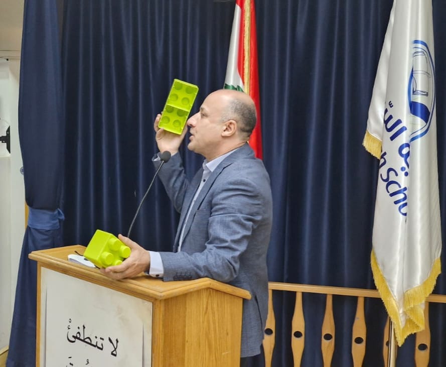 لقاء تفاعليّ حول " قانون التّراكم" في "ثانوية السفير"  د. سلطان ناصرالدّين: ما يتكرّر بهدف يتحوّل إنجازًا !