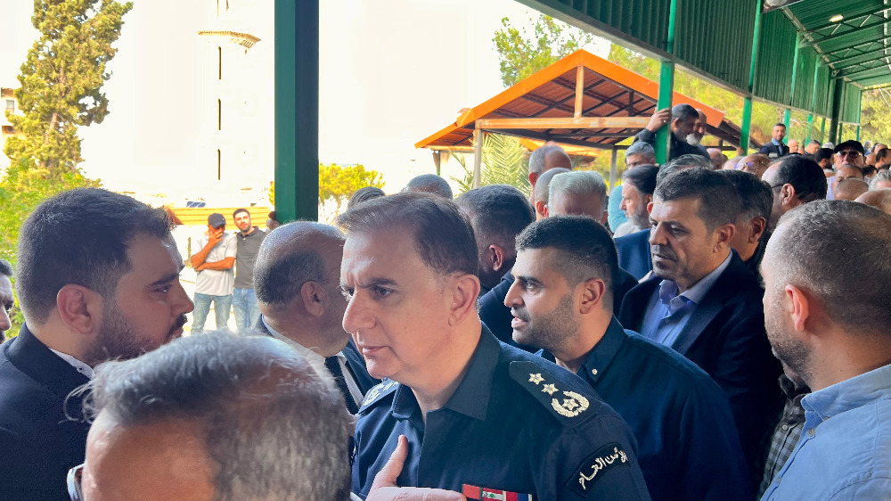 بلدة الغازية تشيّع أحمد دنش بموكب مهيب وسط مشاركة حاشدة من الفاعليات والأهالي