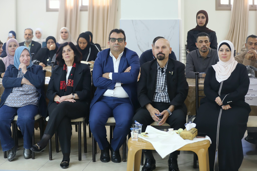 تحت رعاية الرئيس عباس.. دائرة شؤون اللاجئين تفتتح غرفة حسية وتضع حجر الأساس لديوان مخيم عسكر الجديد