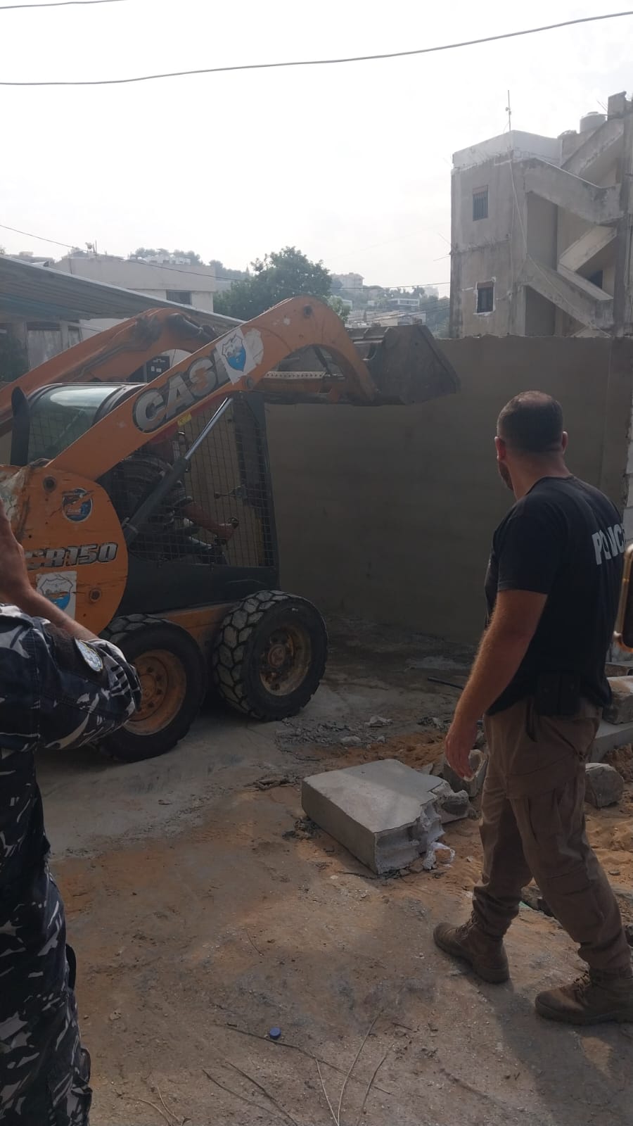 بلدية صيدا تواصل إجراءاتها في إزالة مخالفات البناء في أحياء مختلفة من المدينة