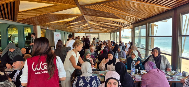 "أهلنا" أقامت فطوراً تكريمياً للمسنين بيومهم العالمي: "مش بس مسنّ.. هو حكاية عُمْر"