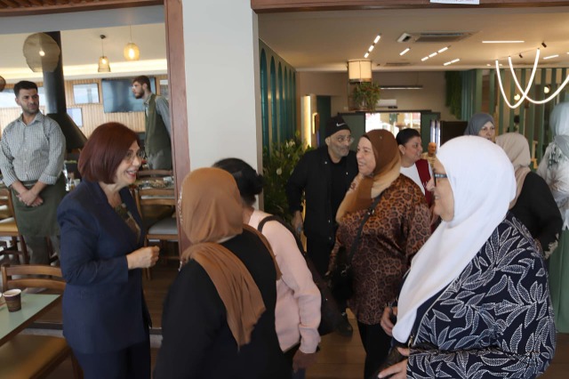 "أهلنا" أقامت فطوراً تكريمياً للمسنين بيومهم العالمي: "مش بس مسنّ.. هو حكاية عُمْر"
