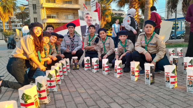 وقفة رمزية واضاءة 82 شمعة تحية من "كشافة لبنان المستقبل" للرئيس الشهيد رفيق الحريري بذكرى ميلاده