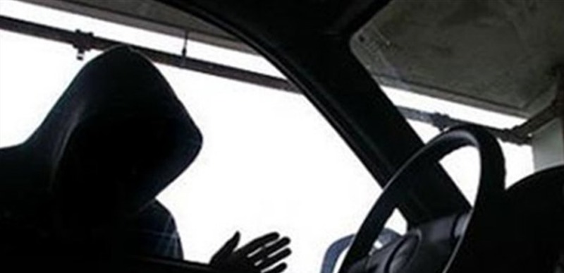 مسلحون مجهولون سلبوا سائقاً سيارته وهاتفه الخليوي ومبلغاً من المال ولاذوا بالفرار