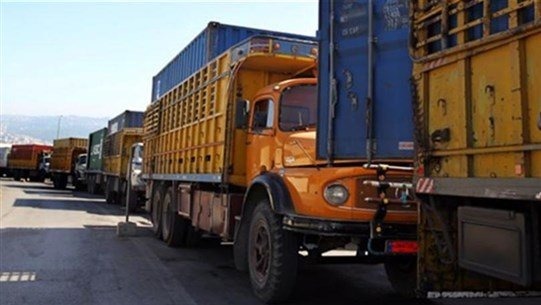 مالكو الشاحنات العمومية في مرفأ بيروت: التوقف عن العمل لحين التعويض علينا