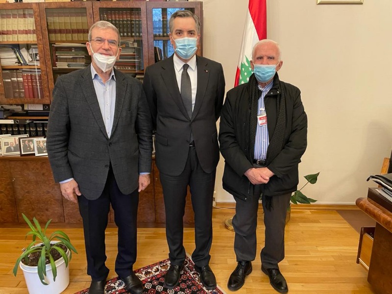 السفير اللبناني في برلين يطمئن على صحة عزام الأحمد