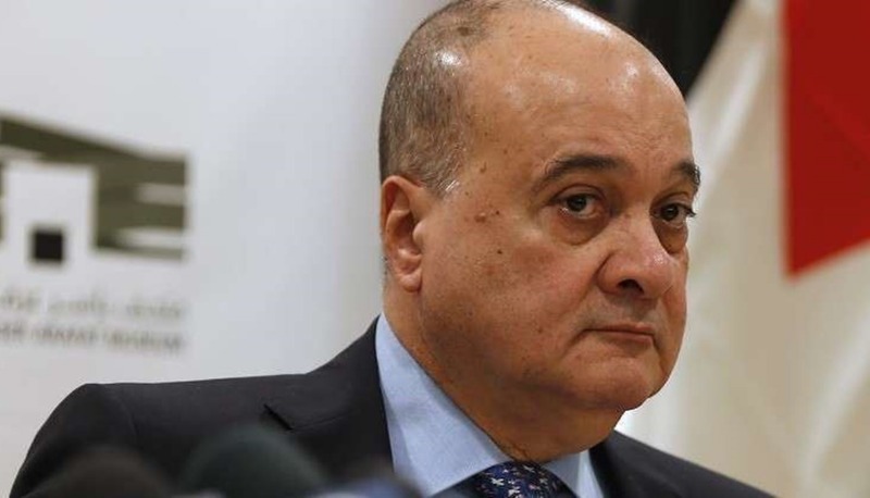 الرئيس عباس يقيل ناصر القدوة من مؤسسة ياسر عرفات