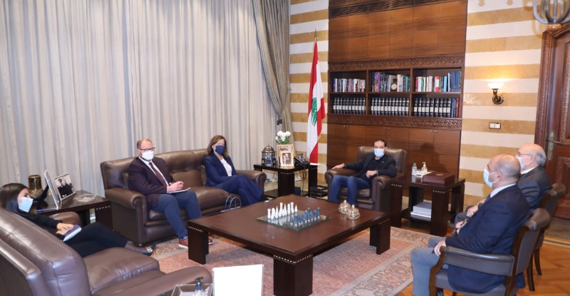 الرئيس الحريري التقى شيا في بيت الوسط