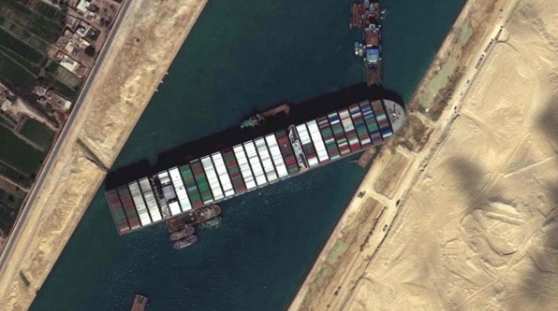 مصر تتحرك لإنقاذ 60 ألف رأس من الماشية على متن 5 سفن عالقة بقناة السويس