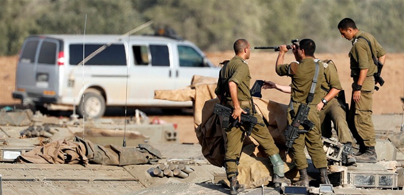 ضجة في "إسرائيل" بعد إشعال جندي سابق في لواء "غولاني" النار في نفسه أمام وزارة الدفاع