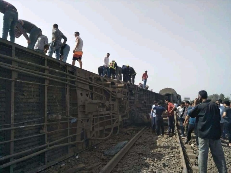 بالفيديو: حادث قطار جديد يهز مصر.. قتلى وعشرات الاصابات