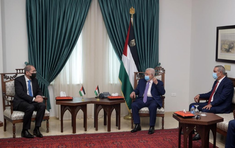 الرئيس محمود عباس يستقبل وزير خارجية الاردن
