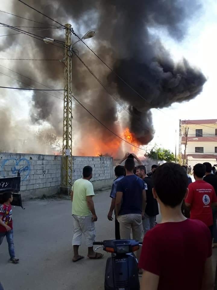 حريق في مخيم للنازحين السوريين في بحنين المنية