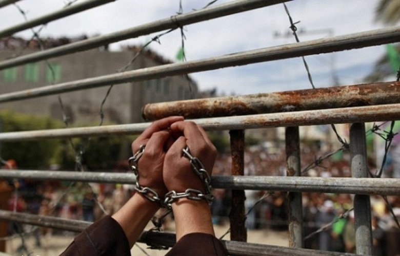 بينهم امرأة.. 16 صحفياً فلسطينياً في سجون الاحتلال