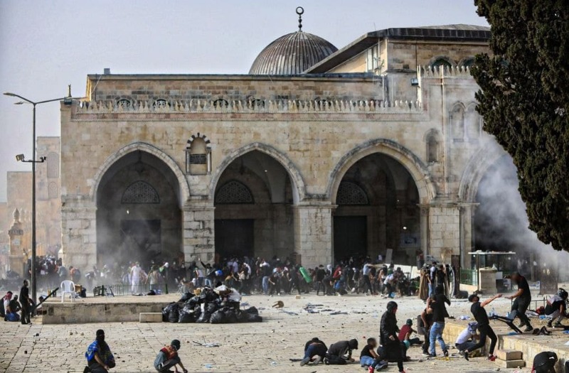 ناشطون فلسطينيون يتحدثون عن استقدام عشرات الحافلات للمستوطنين إلى القدس