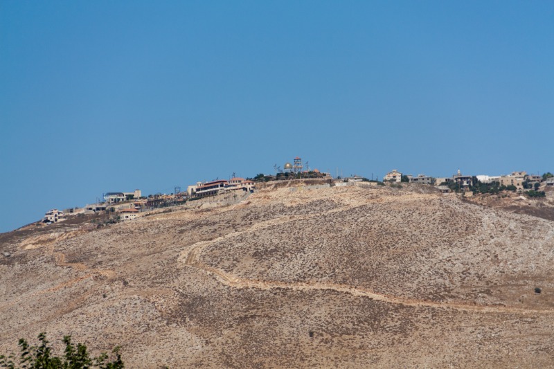 قوات الاحتلال الإسرائيلي تستقدم تعزيزات إلى قبالة مارون الراس