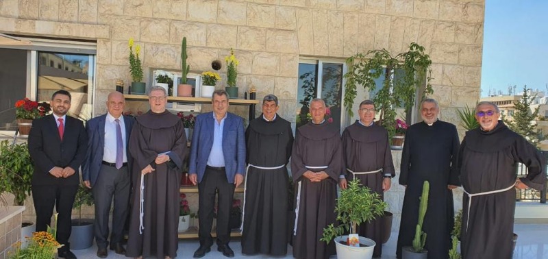 رئيس شؤون الكنائس في فلسطين يلتقي بحارس الأراضي المقدسة في عمّان