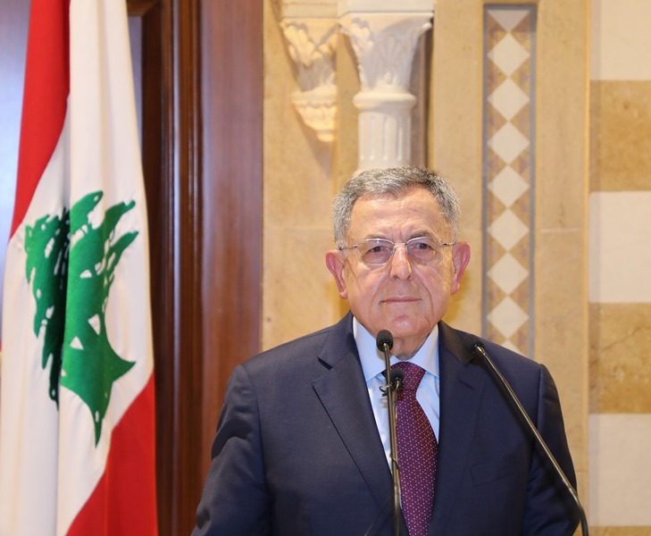 السنيورة: رئيس الجمهورية يخرق الدستور