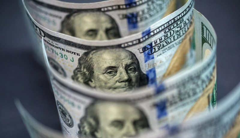 كم بلغ سعر صرف الدولار في السوق السوداء اليوم؟
