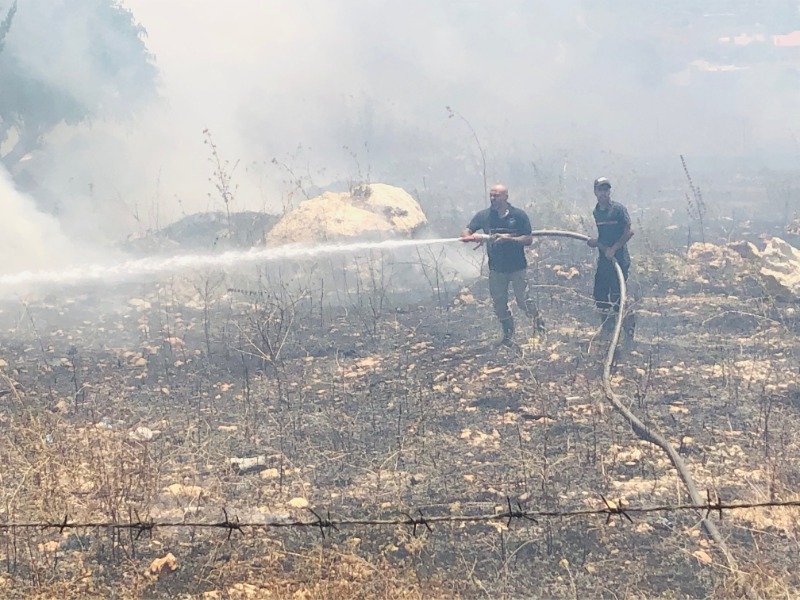 حريق في ميس الجبل تسبب بإنفجار عدد من الالغام الارضية من مخلفات الاحتلال الإسرائيلي