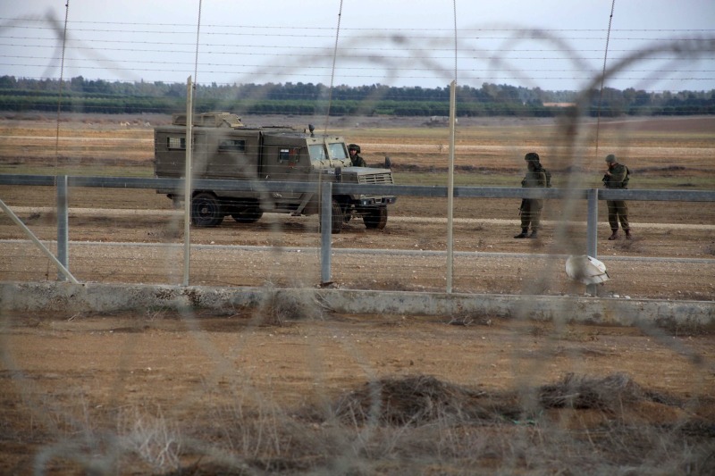 قوات الاحتلال تستهدف المزارعين شرق خانيونس جنوب قطاع غزة