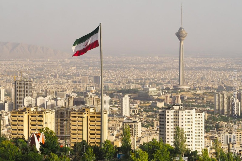 طهران تؤكد أنها تنظر بجدّية في تصدير النفط إلى لبنان