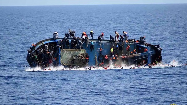تونس: غرق 43 مهاجرًا على الأقل جراء انقلاب قارب