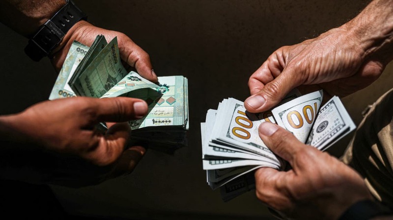 بعد ارتفاعه أمس... كم بلغ سعر صرف الدولار اليوم؟