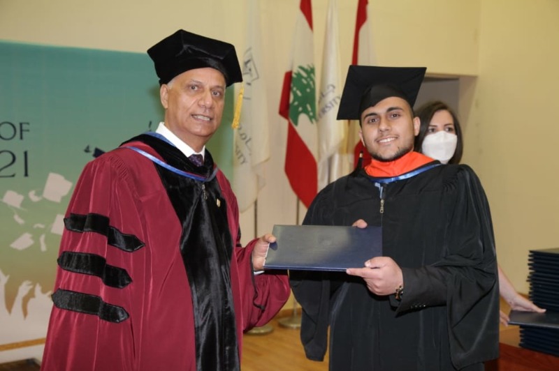 محمد جمال الشمعة تخرّج مهندساً من «العربية»