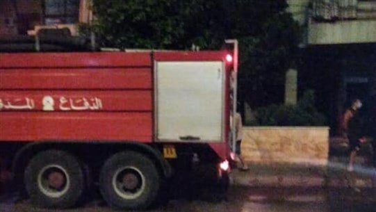 حريق داخل غرفة للتغذية بالطاقة الكهربائية في بئر حسن