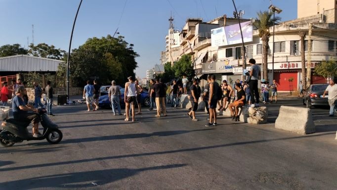 قطع الطريق في صيدا احتجاجا على انقطاع الكهرباء