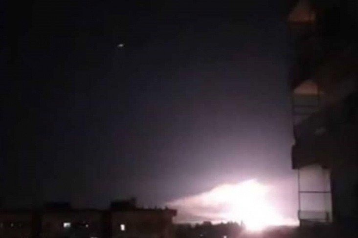 الدفاعات الجوية السورية تتصدى لعدوان إسرائيلي فوق مدينة حمص
