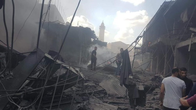 مصرع مواطن وإصابة آخرين بانفجار في بناية بسوق الزاوية وسط مدينة غزة