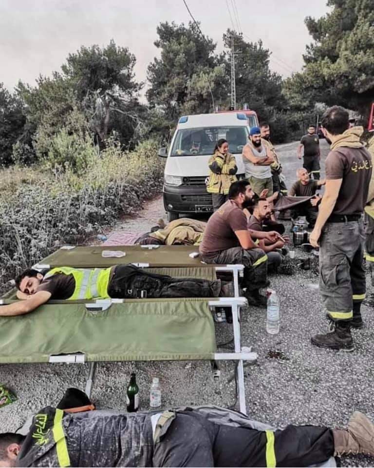 صورة اليوم بعنوان: "أبطال الدفاع المدني اللبناني والفلسطيني"