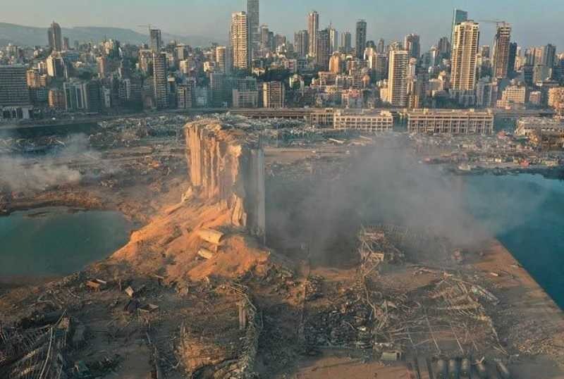 عام على انفجار مرفأ بيروت.. لبنان لا يزال "مشلولاً ومنكوباً"