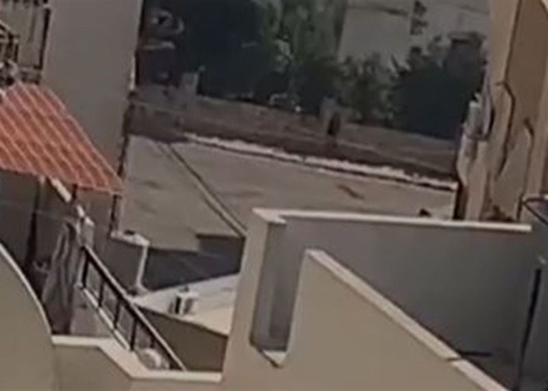 عائلات تحاول الفرار من خلدة