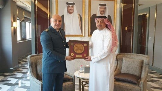قائد الجيش بحث مع نائب ووزير الدفاع القطري في شؤون عسكرية