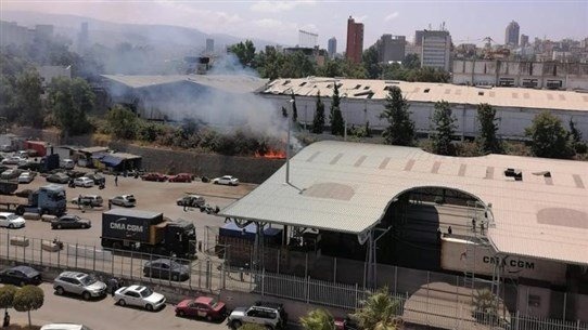 إخماد حريق داخل مرفأ بيروت