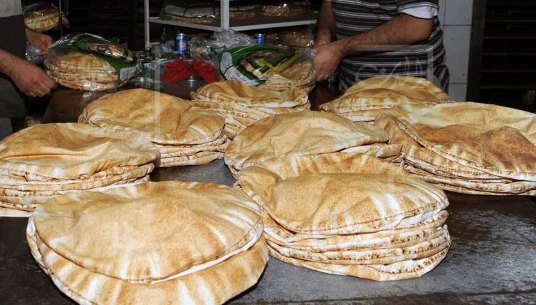الأفران تحذر : رفع الدعم عن المازوت سيقفز بسعر ربطة الخبز لـ٦٠٠٠ ليرة "بوزن اقل"