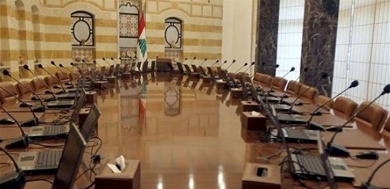 الفراغ يطوي عامه الأول... القطاعات تنهار وحتى رغيف اللبنانيين مهدّد